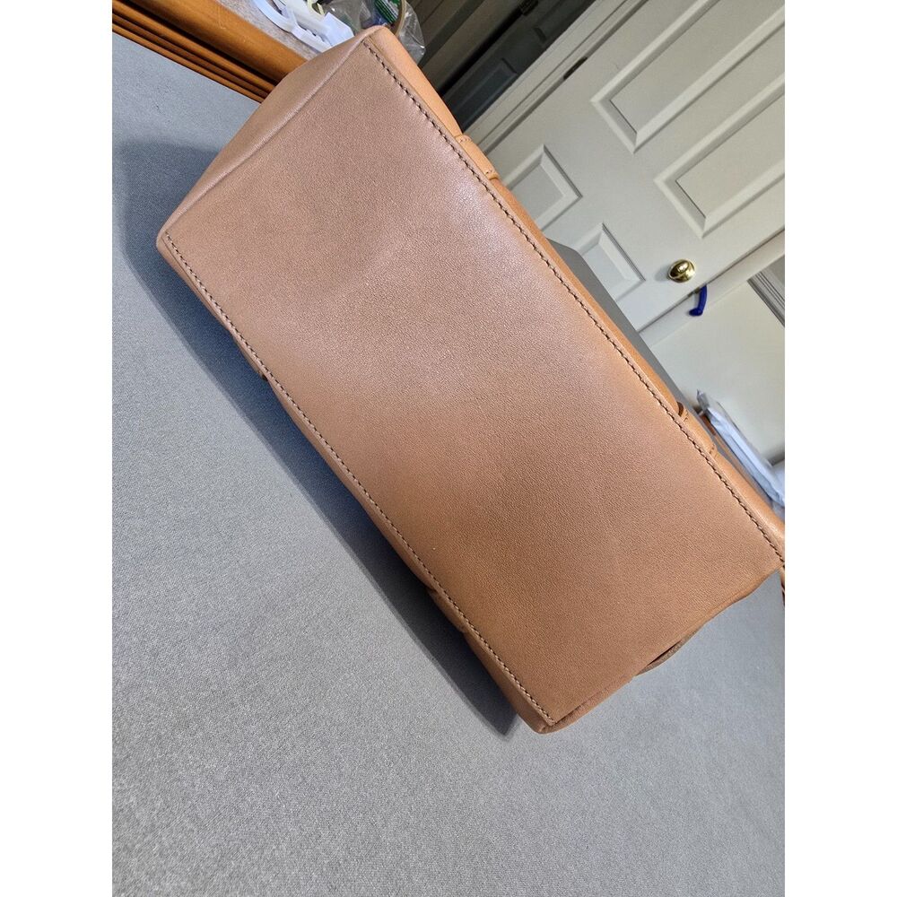 Vintage Coach Hampton Tote #5187 Leather Tote Bag - Picture 10 of 16